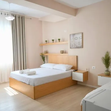 شقة Apartamentet Me Te Mira Ne ساراندا